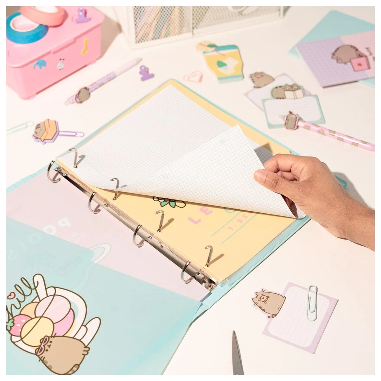 Pusheen 4 krúžkový zakladač produktová fotografia