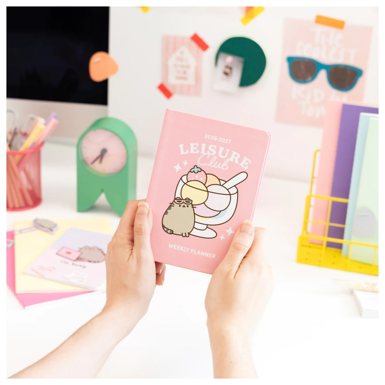 Pusheen Academic Planner Tropical Vacation 2026/27 A6 anglická verzia produktová fotografia