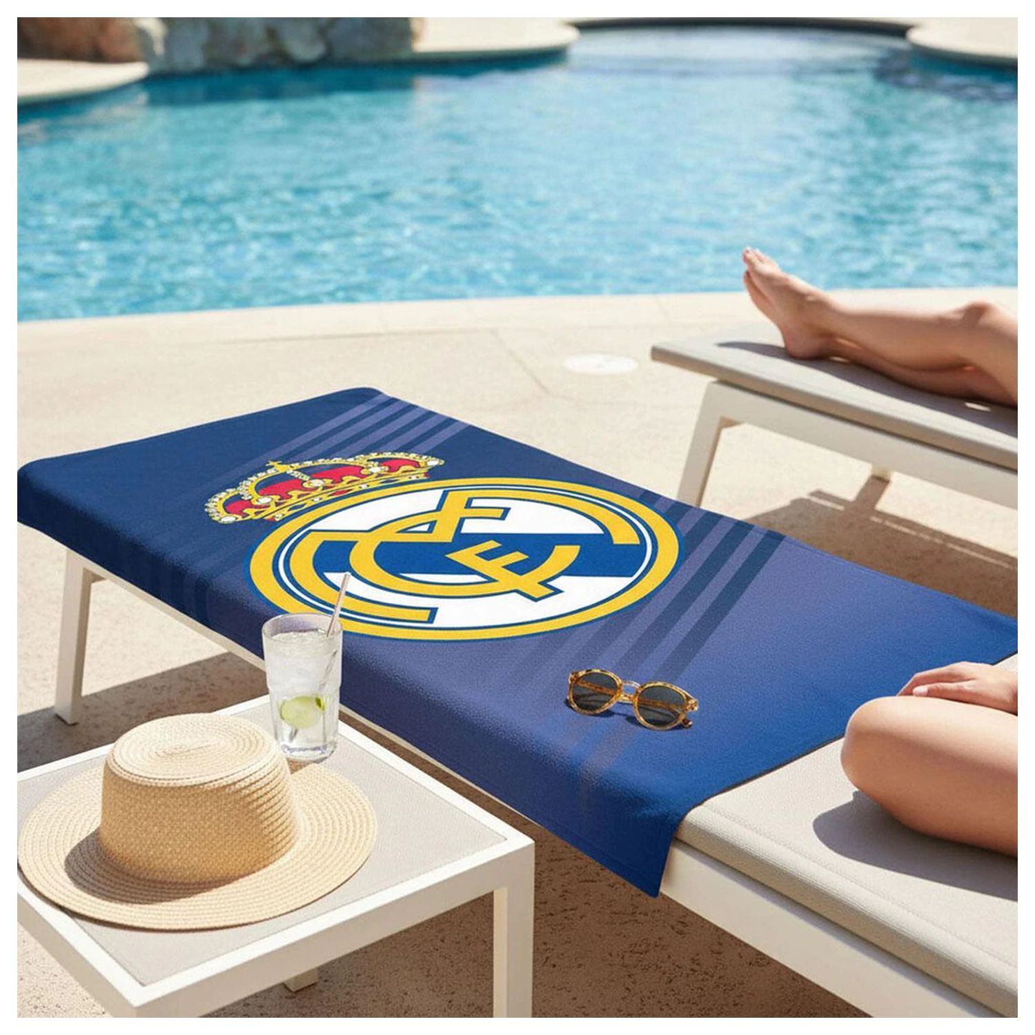 Real Madrid mikrovláknová plážová osuška produktová fotografia