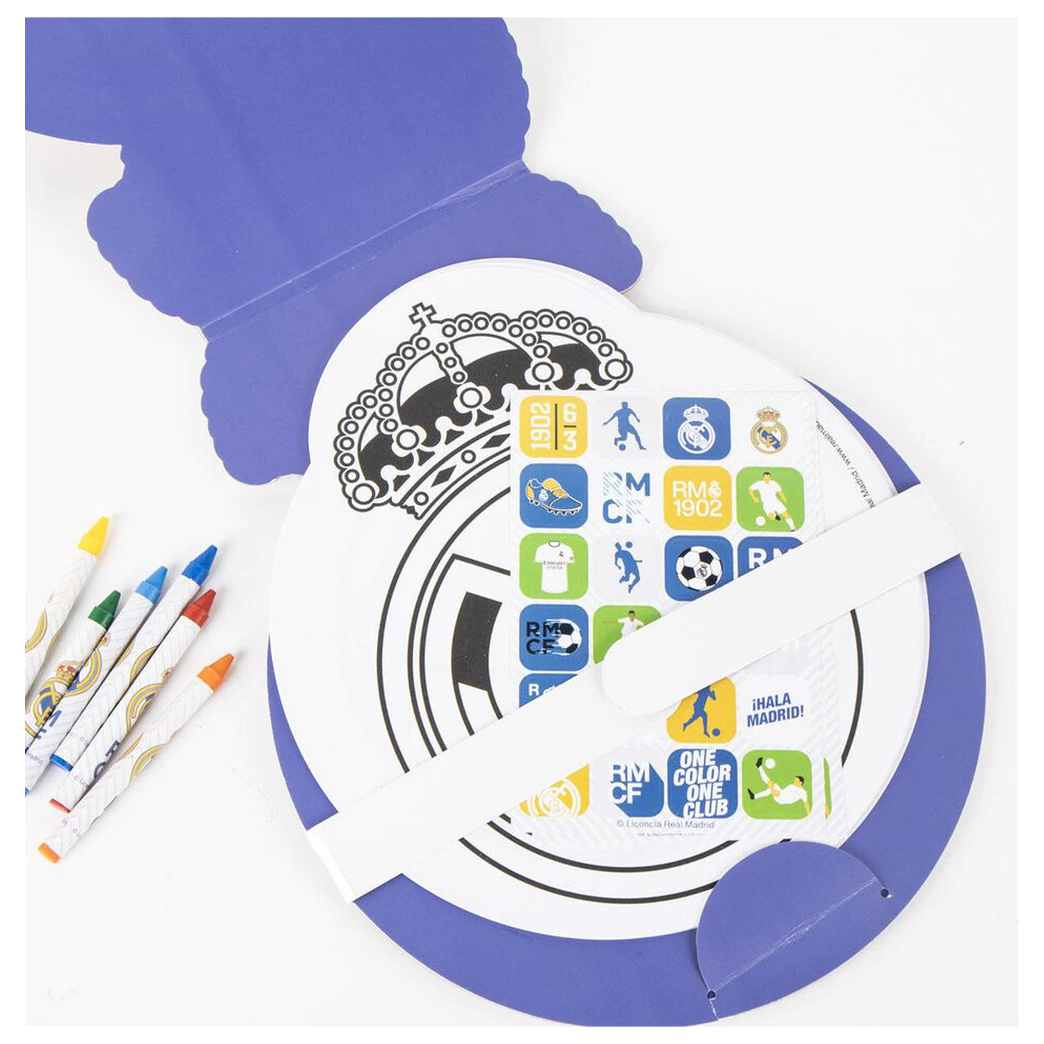 Real Madrid omaľovánková aktivita kniha produktová fotografia