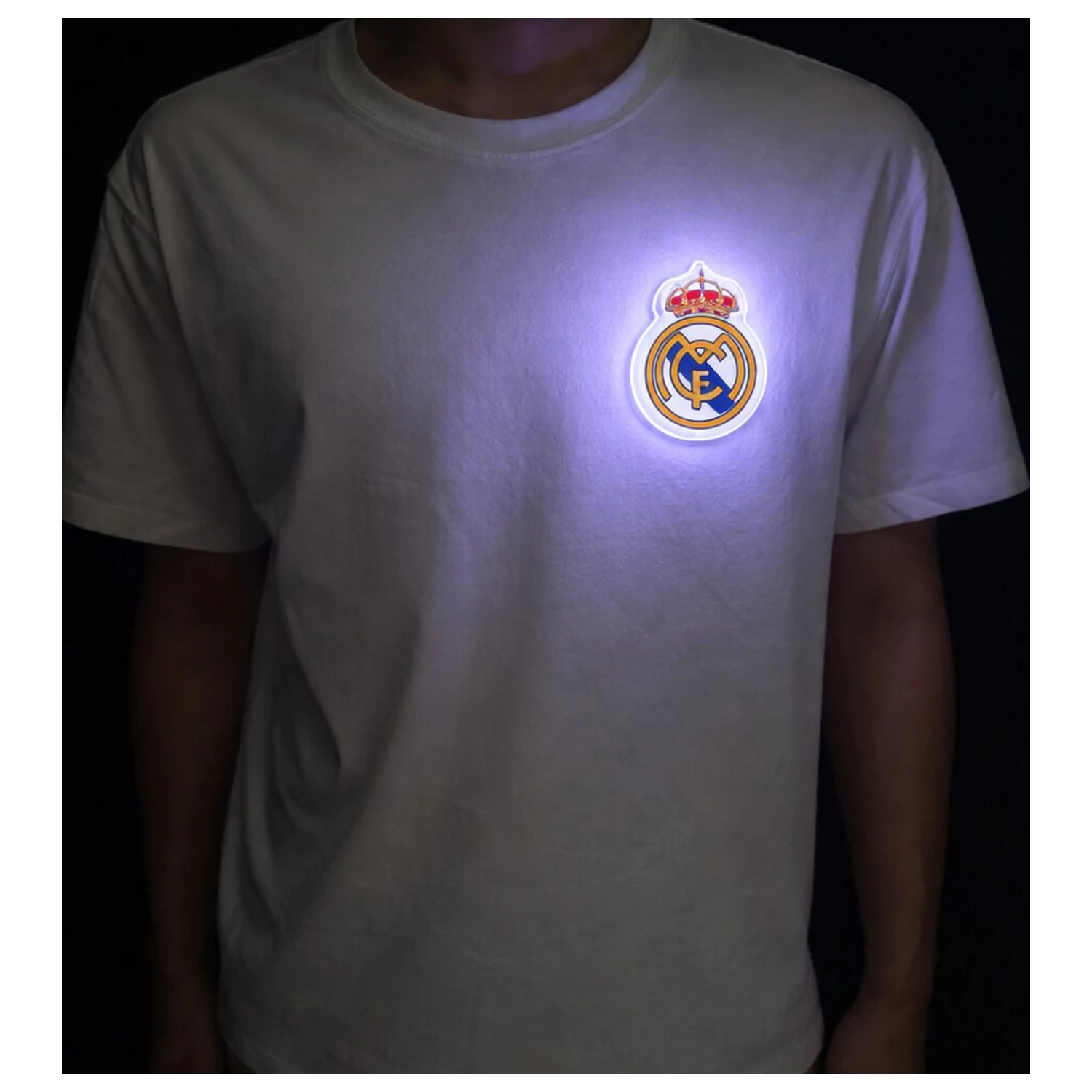 Real Madrid svietiaci erb produktová fotografia
