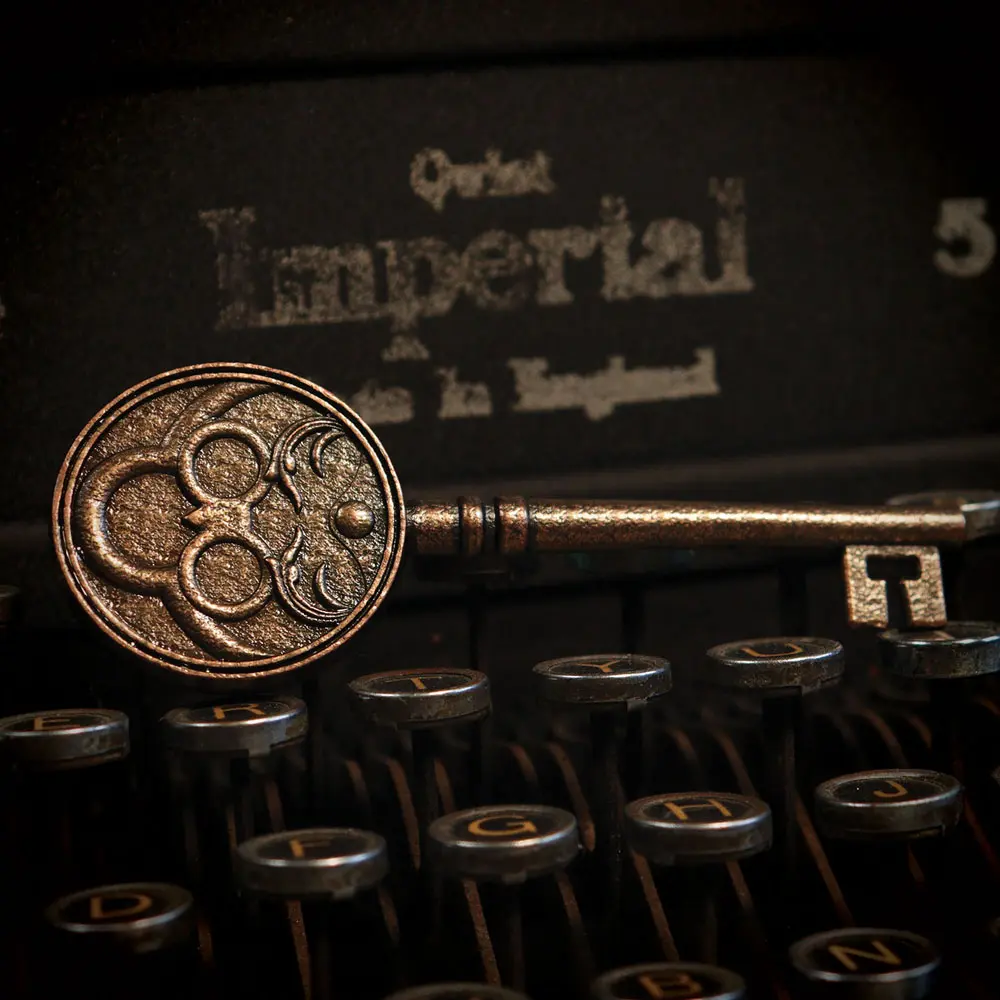 Resident Evil VIII Replika 1/1 Insignia kľúč Limited Edition produktová fotografia