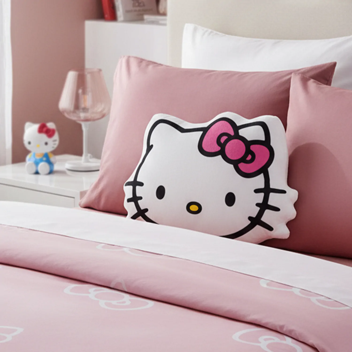 Sanrio vankúš Hello Kitty tvár 33 cm produktová fotografia