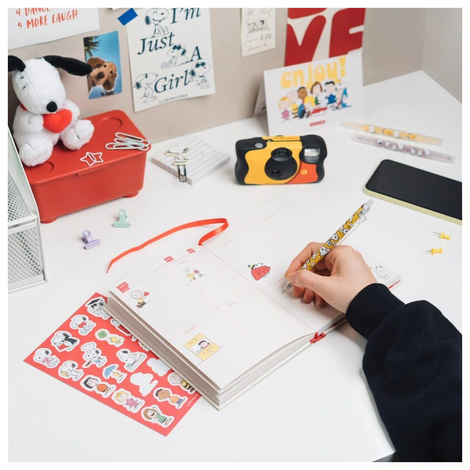 Snoopy A5 nedatovaný týždenný plánovač produktová fotografia