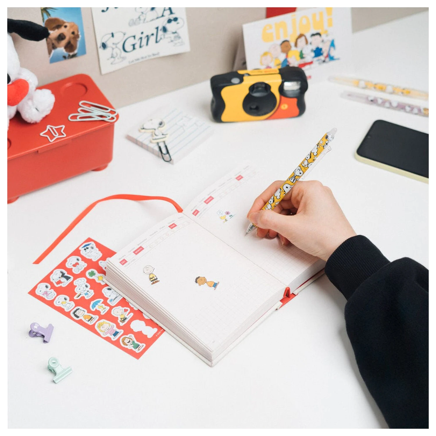 Snoopy A6 nedatovaný denný diár produktová fotografia