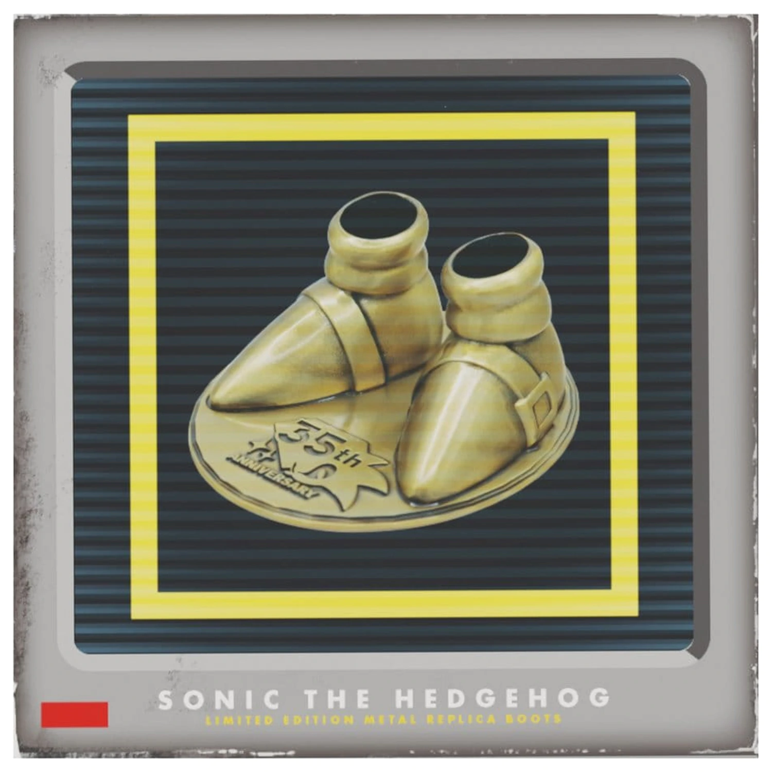 Sonic the Hedgehog replika 35. výročie kovovej topánky limitovaná edícia produktová fotografia