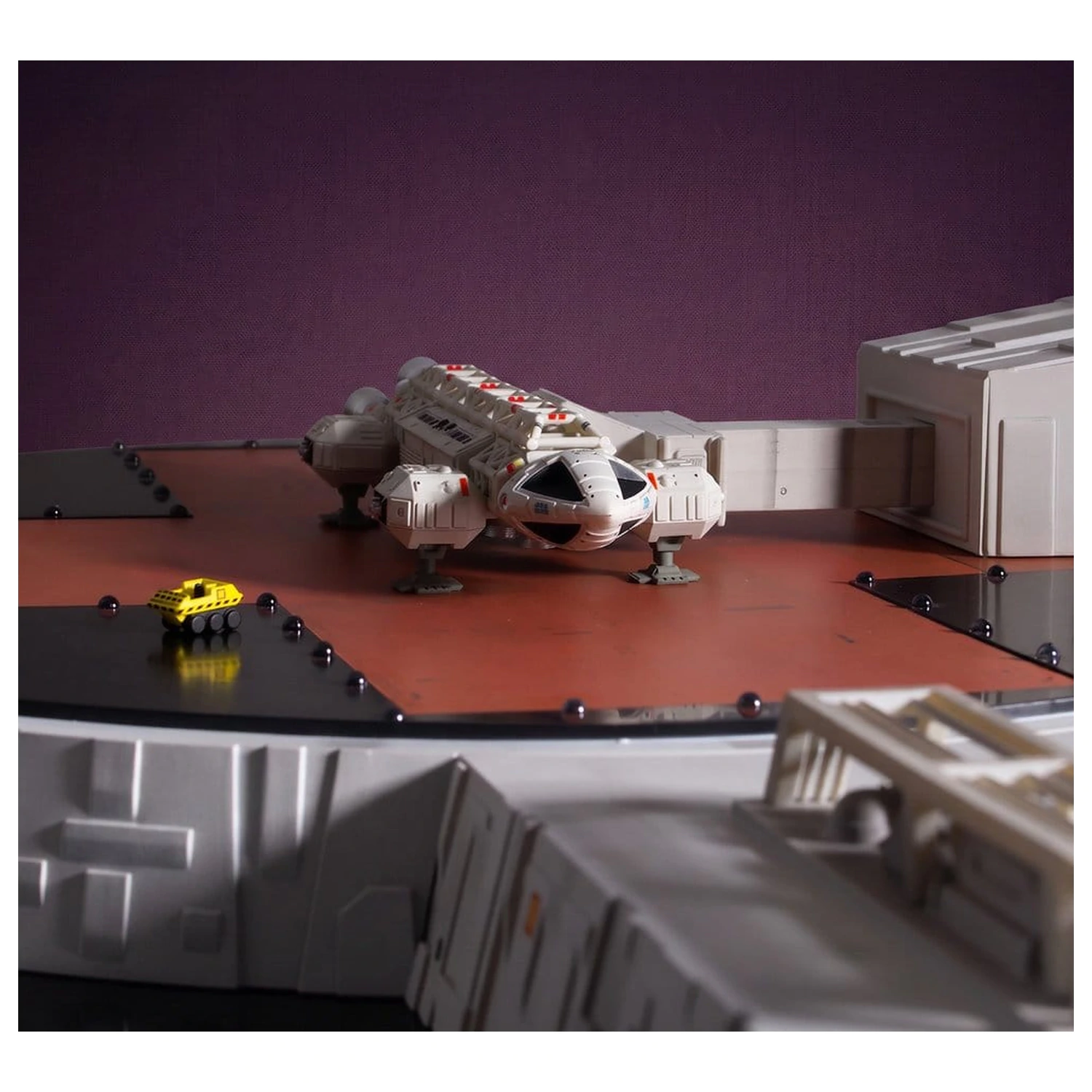 Space 1999 Playset Pristávacia plocha (s Eagle Transporter) 46 cm produktová fotografia