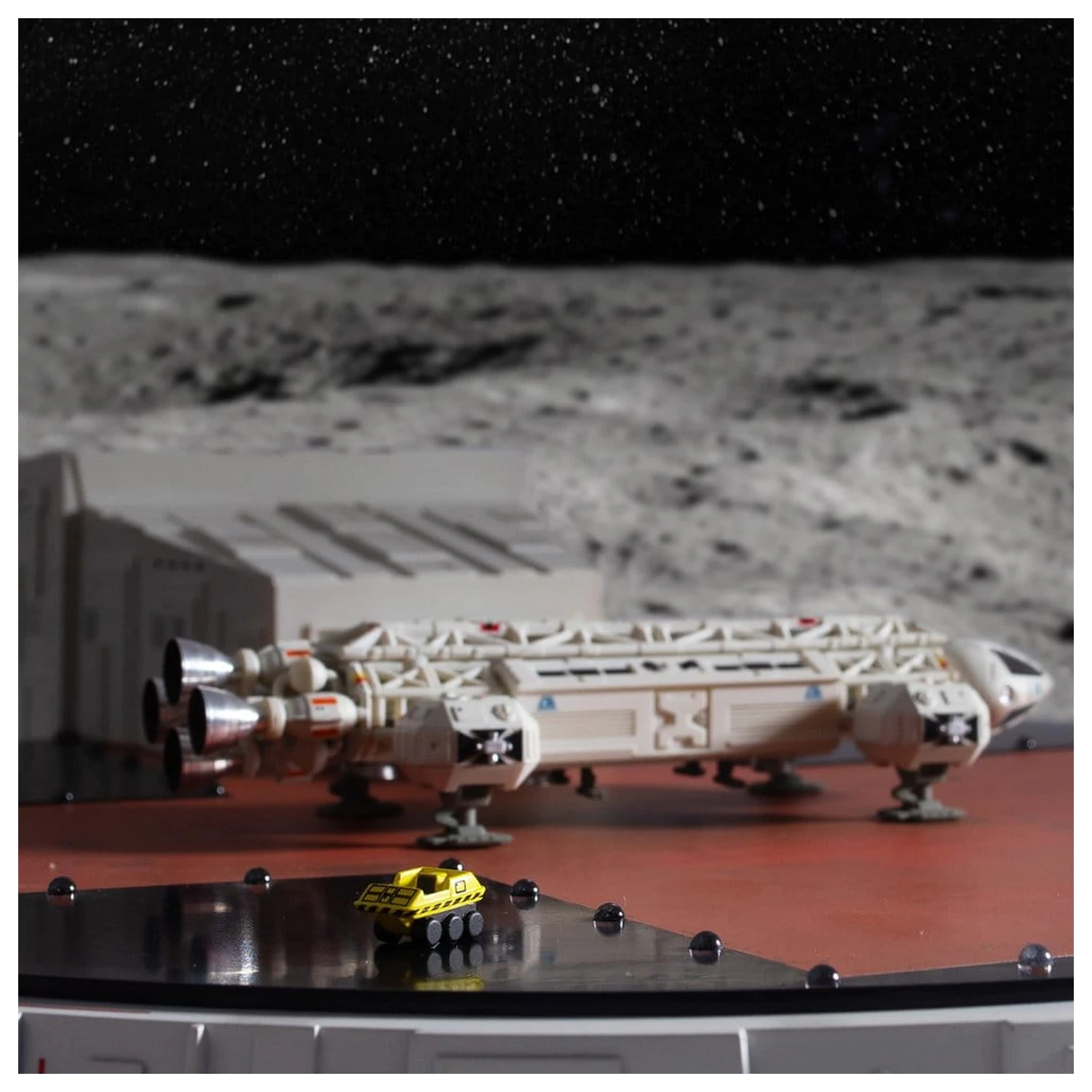 Space 1999 Playset Pristávacia plocha (s Eagle Transporter) 46 cm produktová fotografia