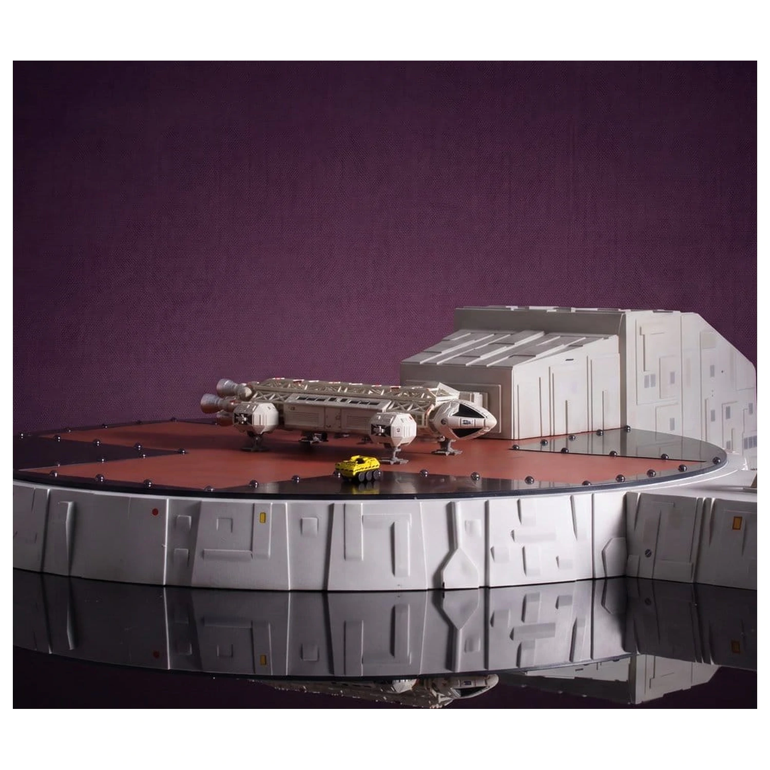 Space 1999 Playset Pristávacia plocha (s Eagle Transporter) 46 cm produktová fotografia