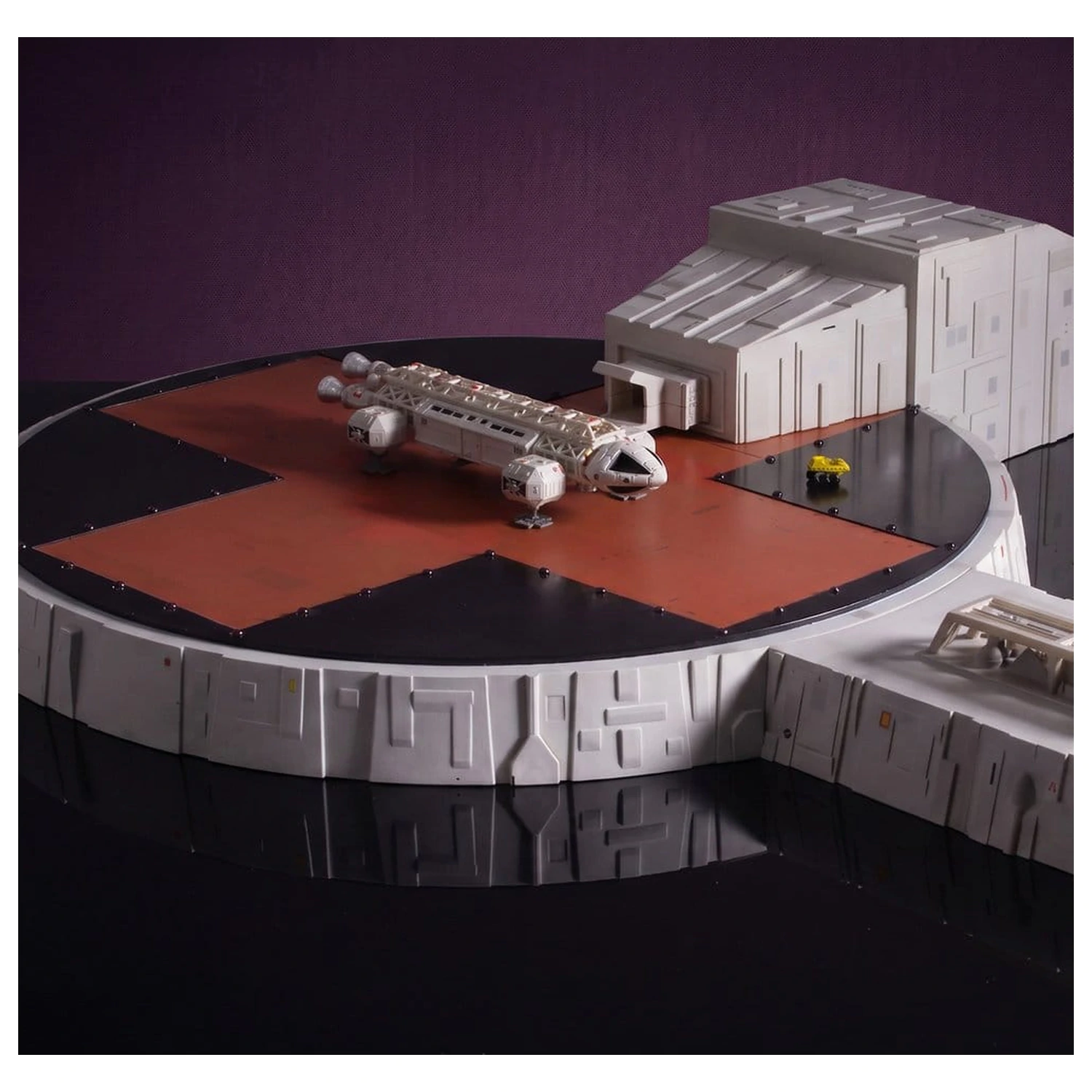 Space 1999 Playset Pristávacia plocha (s Eagle Transporter) 46 cm produktová fotografia