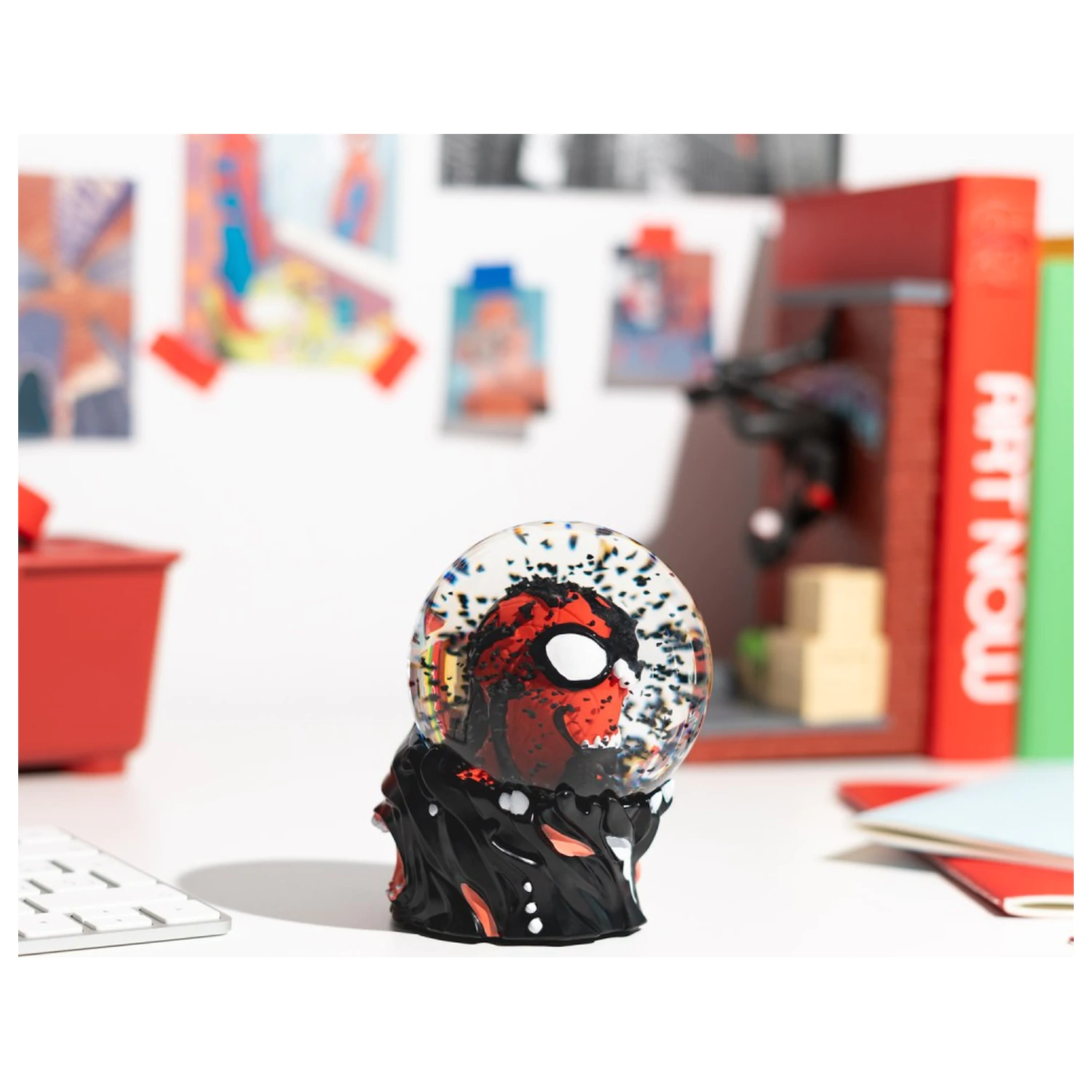 Marvel Spiderman snehová guľa produktová fotografia