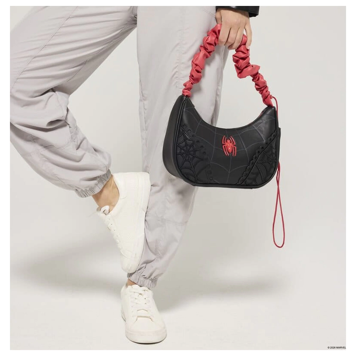 Spider-Man by Loungefly Crossbody taška Pavúčia sieť produktová fotografia