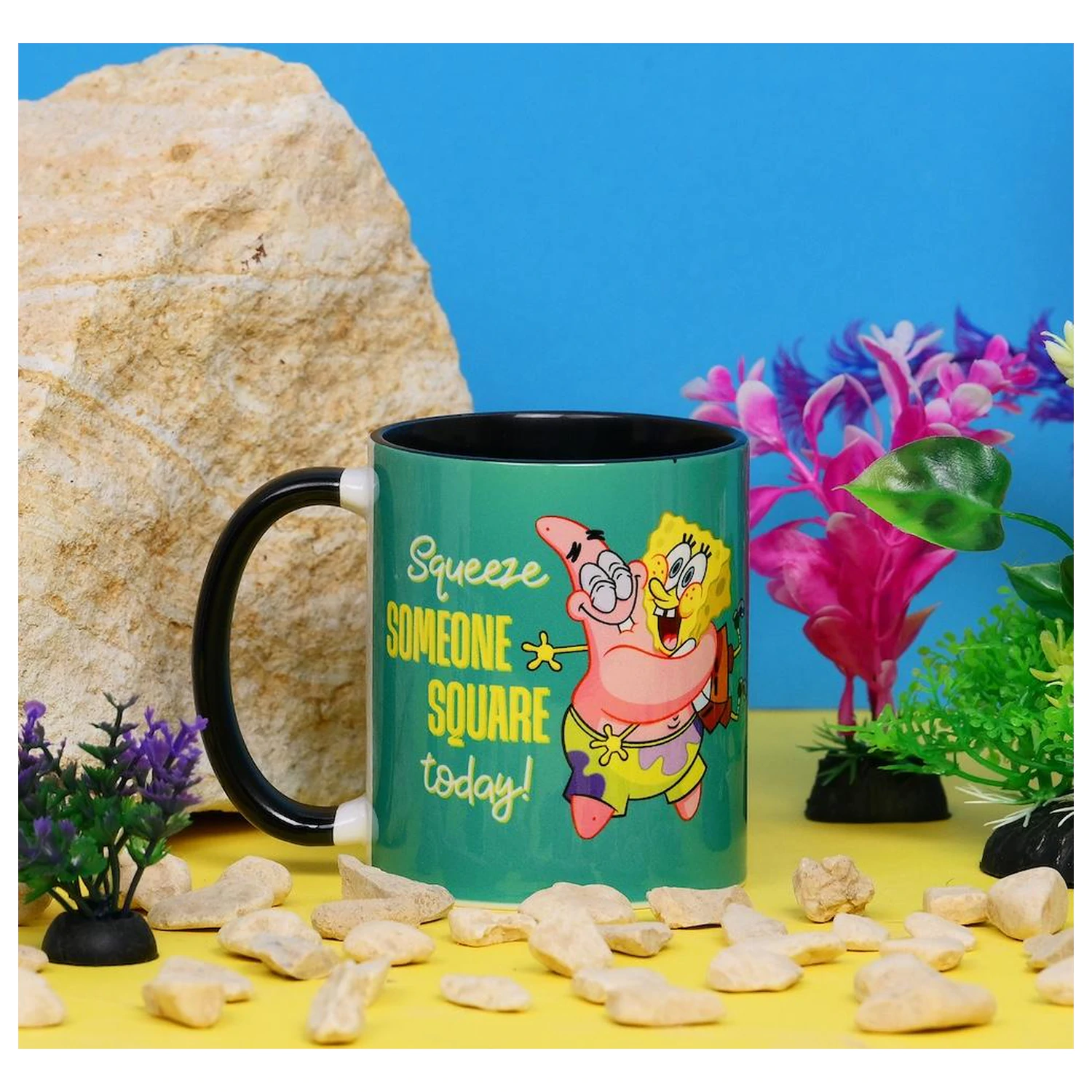 SpongeBob Hug vnútorný farebný hrnček 325ml produktová fotografia