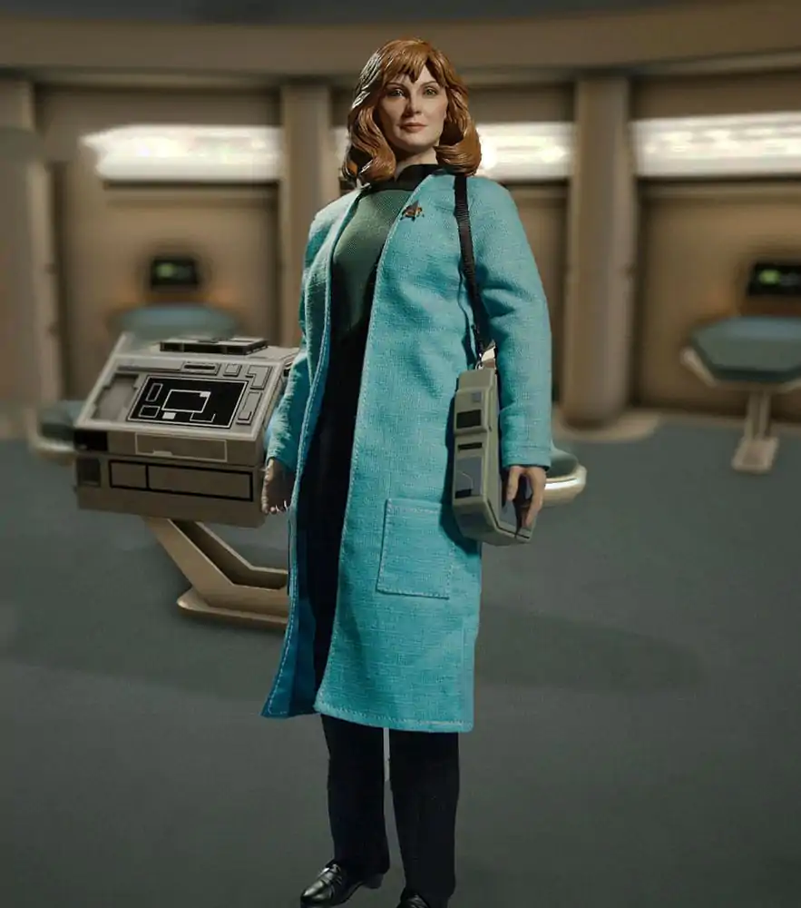 Star Trek: The Next Generation Akčná figúrka 1/6 Dr. Beverly Crusher (Standard Edition) 27 cm produktová fotografia