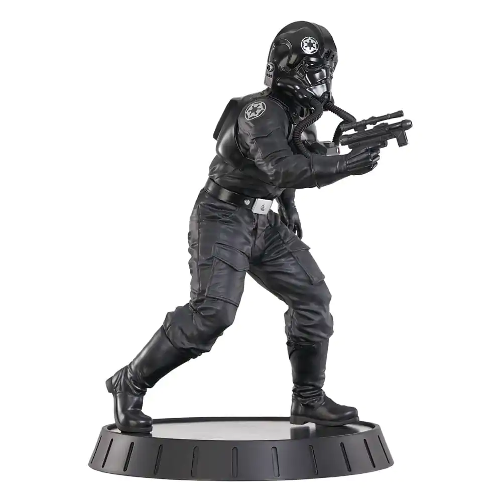 Star Wars A New Hope Milestones Statue 1/6 Tie Pilot 30 cm Socha produktová fotografia