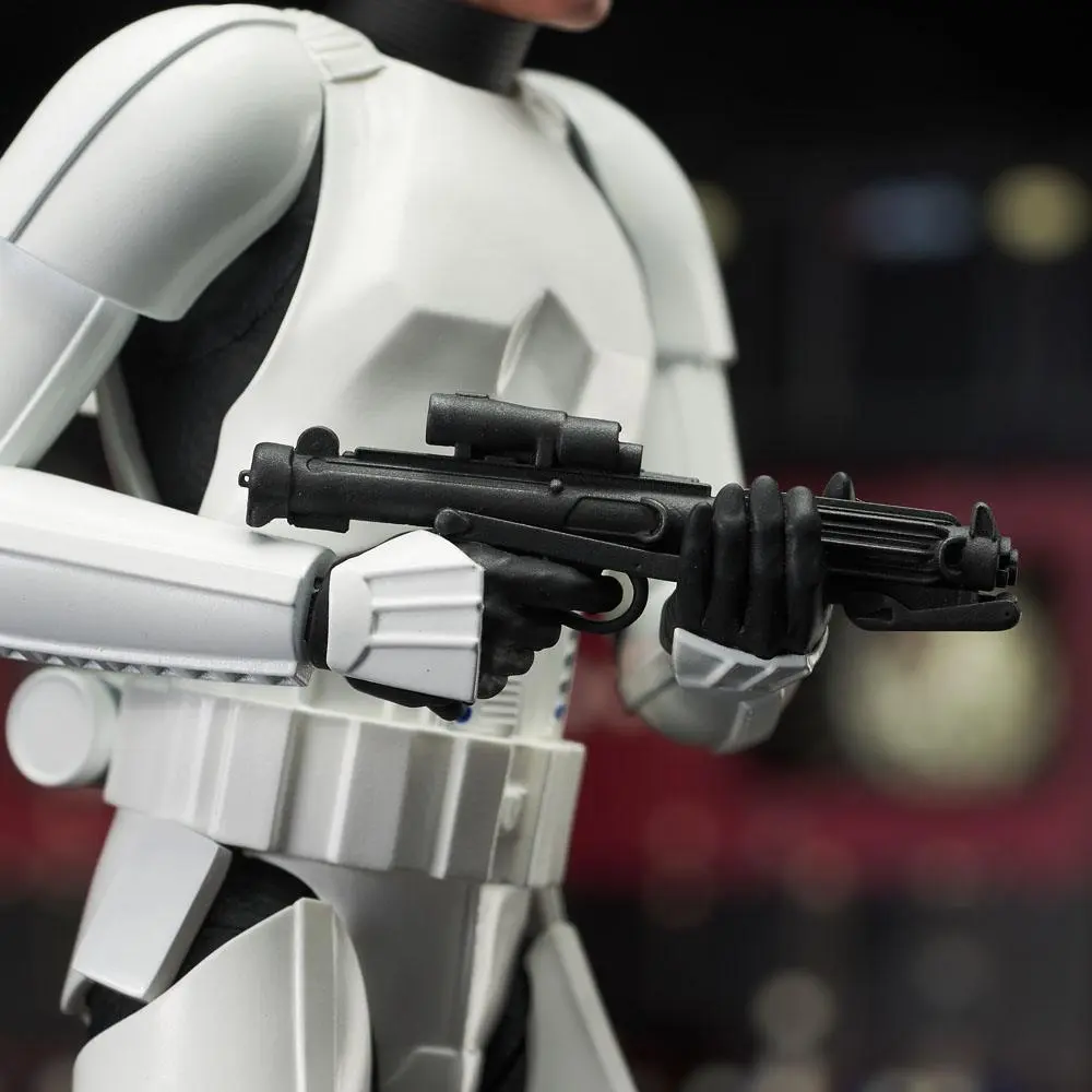 Star Wars Episode IV Milestones socha 1/6 Han Solo (Stormtrooper Disguise) exkluzívna edícia k 40. výročiu 30 cm produktová fotografia