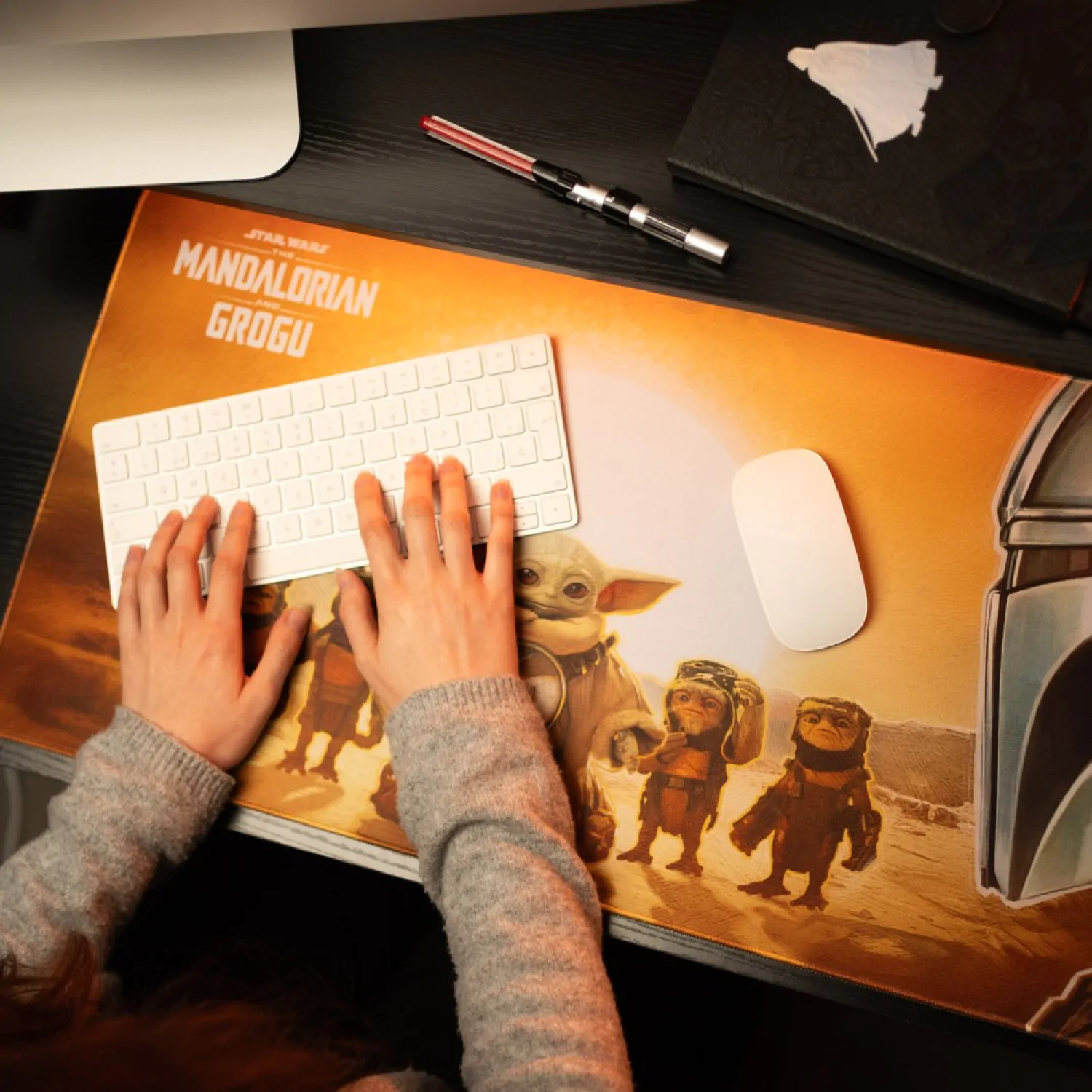 Star Wars: The Mandalorian and Grogu XL podložka pod myš 80 x 35 cm produktová fotografia