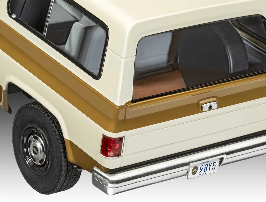 Stavebnica Stranger Things Model Kit Set 1/25 1985 Chevrolet K5 Blazer 19 cm produktová fotografia