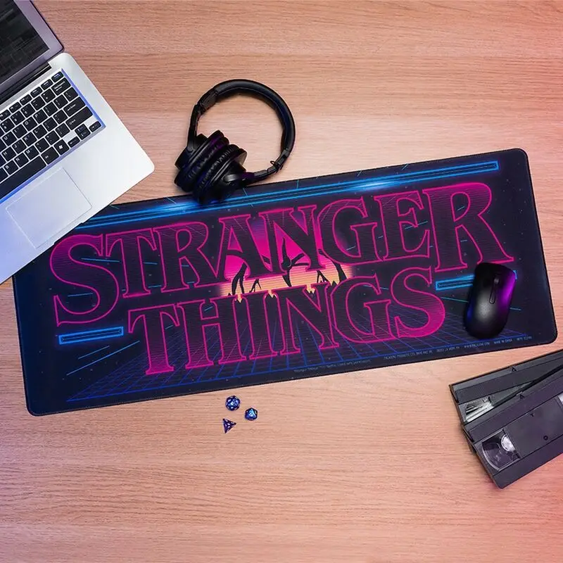 Stranger Things gaming podložka na stôl produktová fotografia