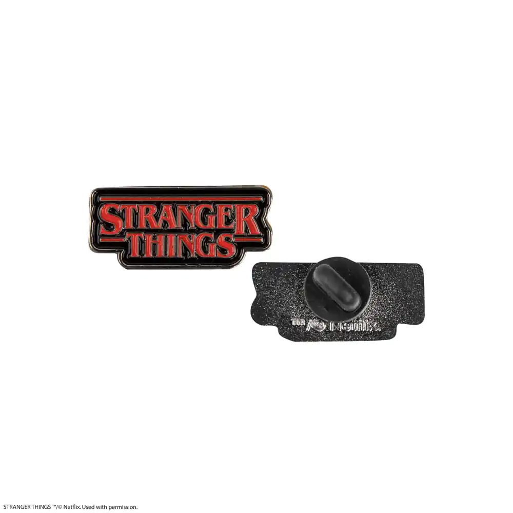 Stranger Things Perá s ostnatou pálkou a Stranger Things Pin produktová fotografia