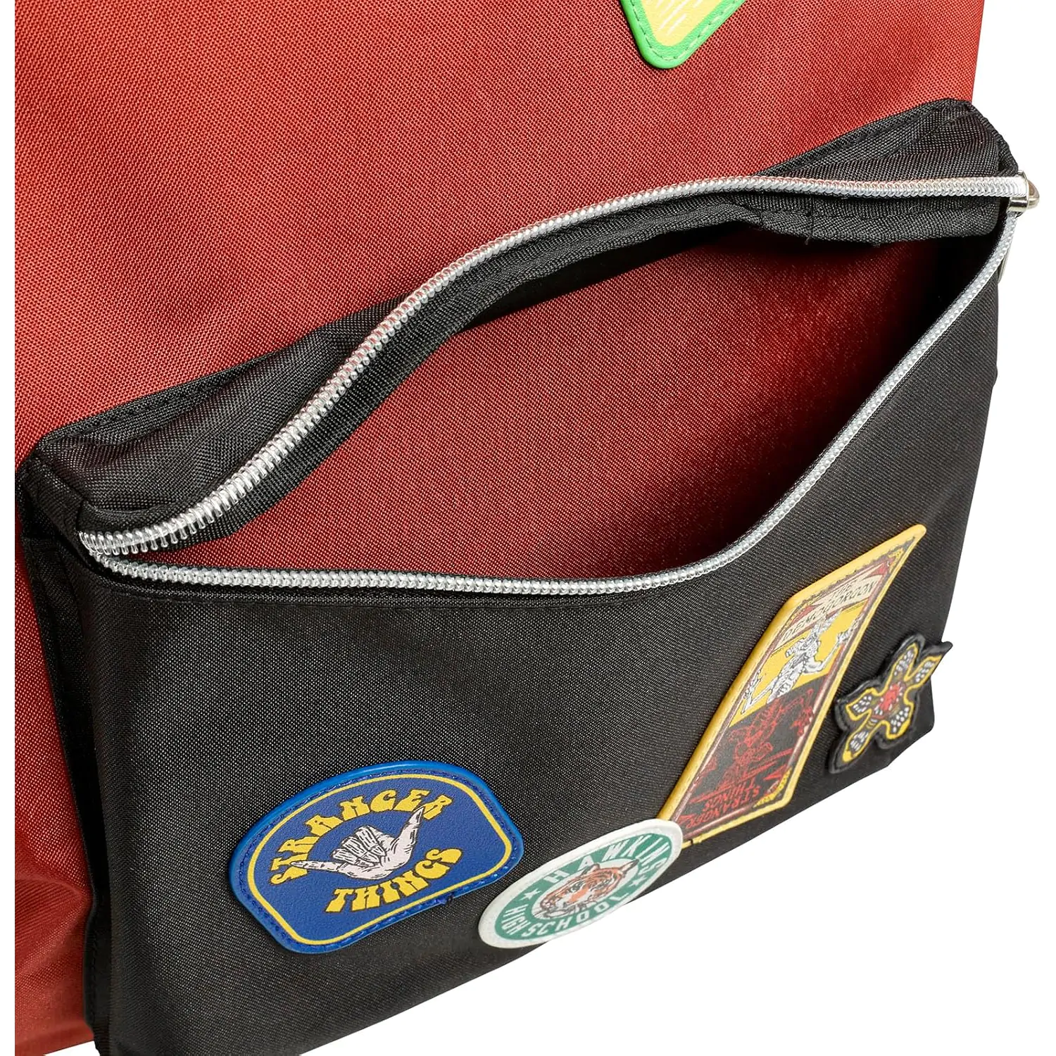 Stranger Things ruksak produktová fotografia