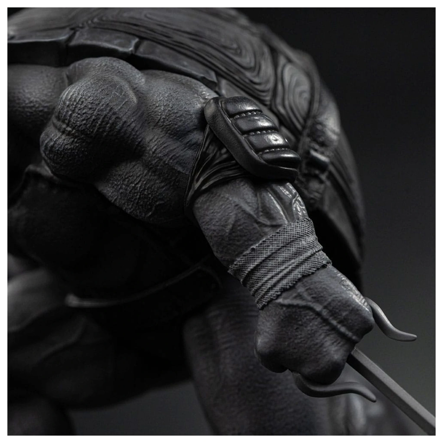 Teenage Mutant Ninja Turtles Art Scale socha 1/10 Raphael Black and White Variant 26 cm produktová fotografia