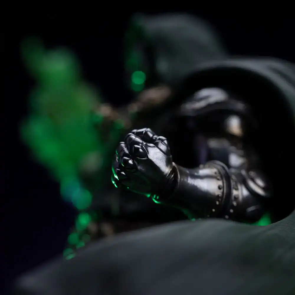 The Infinity Gauntlet Marvel Legends Diorama Socha 1/10 Doctor Doom Deluxe Edition 42 cm produktová fotografia