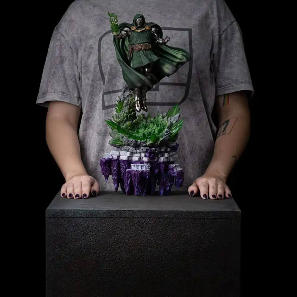 The Infinity Gauntlet Marvel Legends Diorama Socha 1/10 Doctor Doom Deluxe Edition 42 cm produktová fotografia