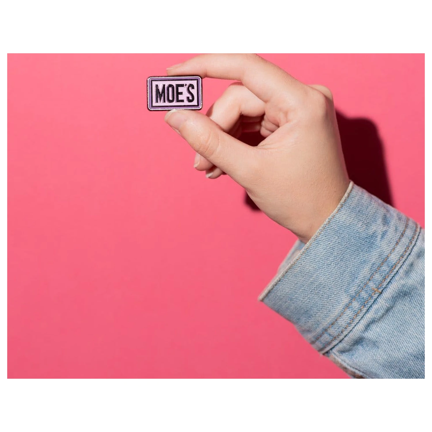 The Simpsons Sada 4 odznakov Pin Badges Moe's Tavern produktová fotografia