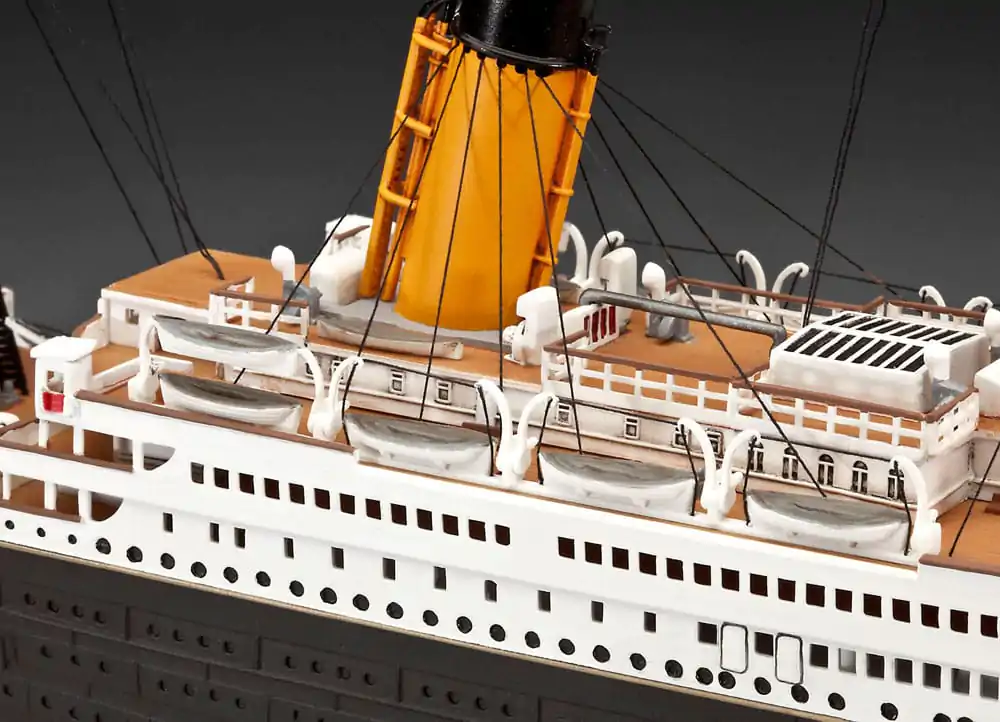 Titanic Model Kit Darčekový Set 1/400 R.M.S. Titanic 100. výročné vydanie 67 cm termékfotó