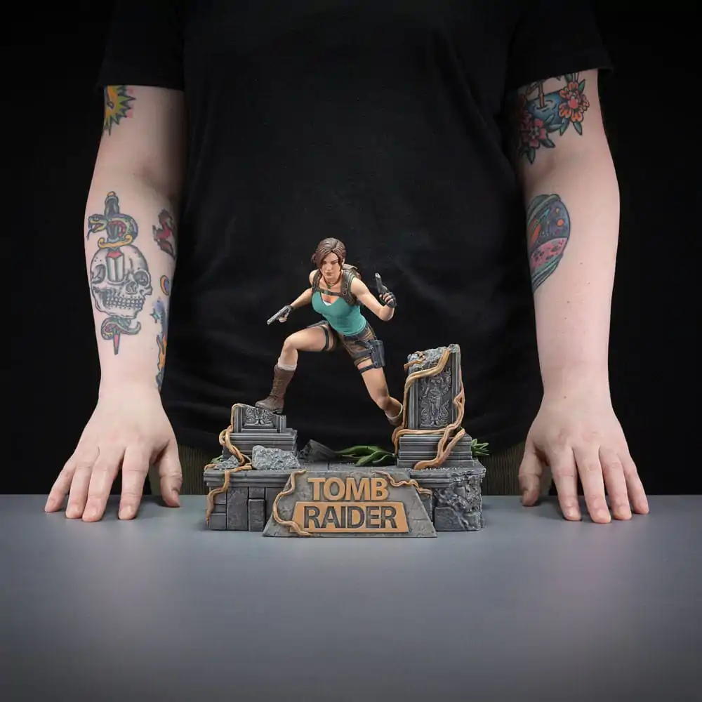 Tomb Raider PVC figúrka Lara Croft 24 cm termékfotó