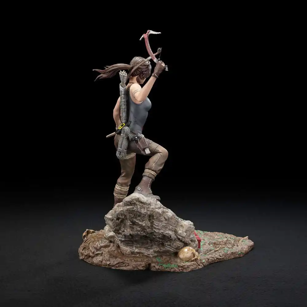 Tomb Raider PVC soška Lara Croft Survivor Era 33 cm termékfotó