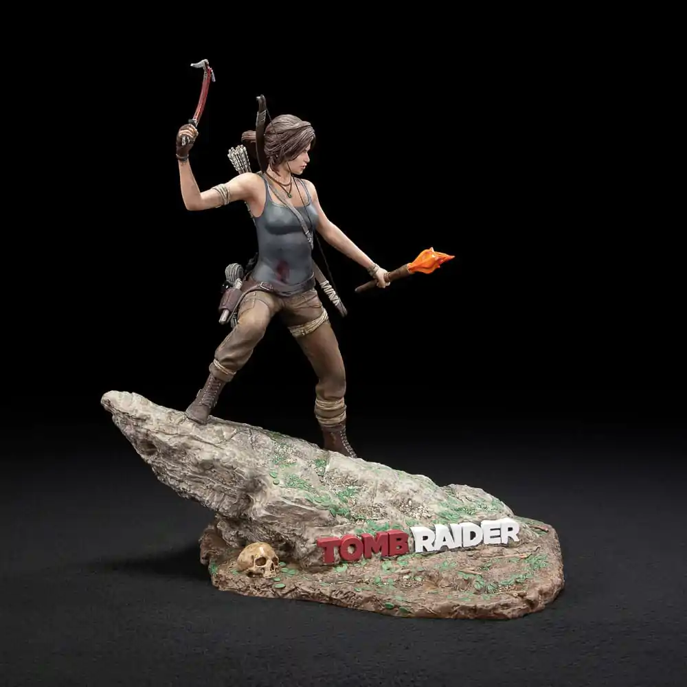 Tomb Raider PVC soška Lara Croft Survivor Era 33 cm termékfotó