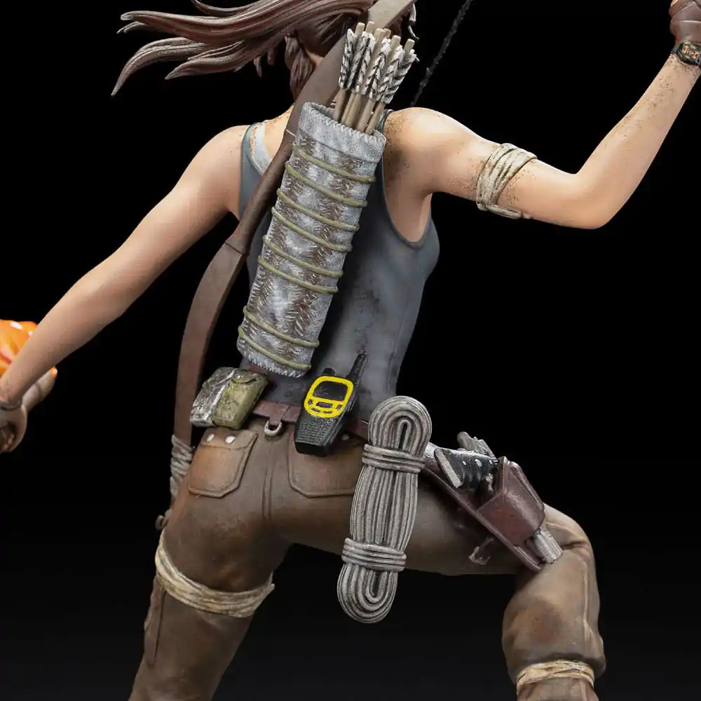 Tomb Raider PVC soška Lara Croft Survivor Era 33 cm termékfotó