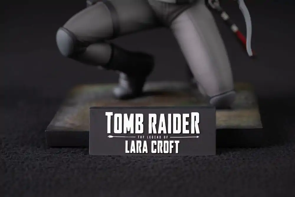 Tomb Raider PVC socha The Legend of Lara Croft 19 cm produktová fotografia