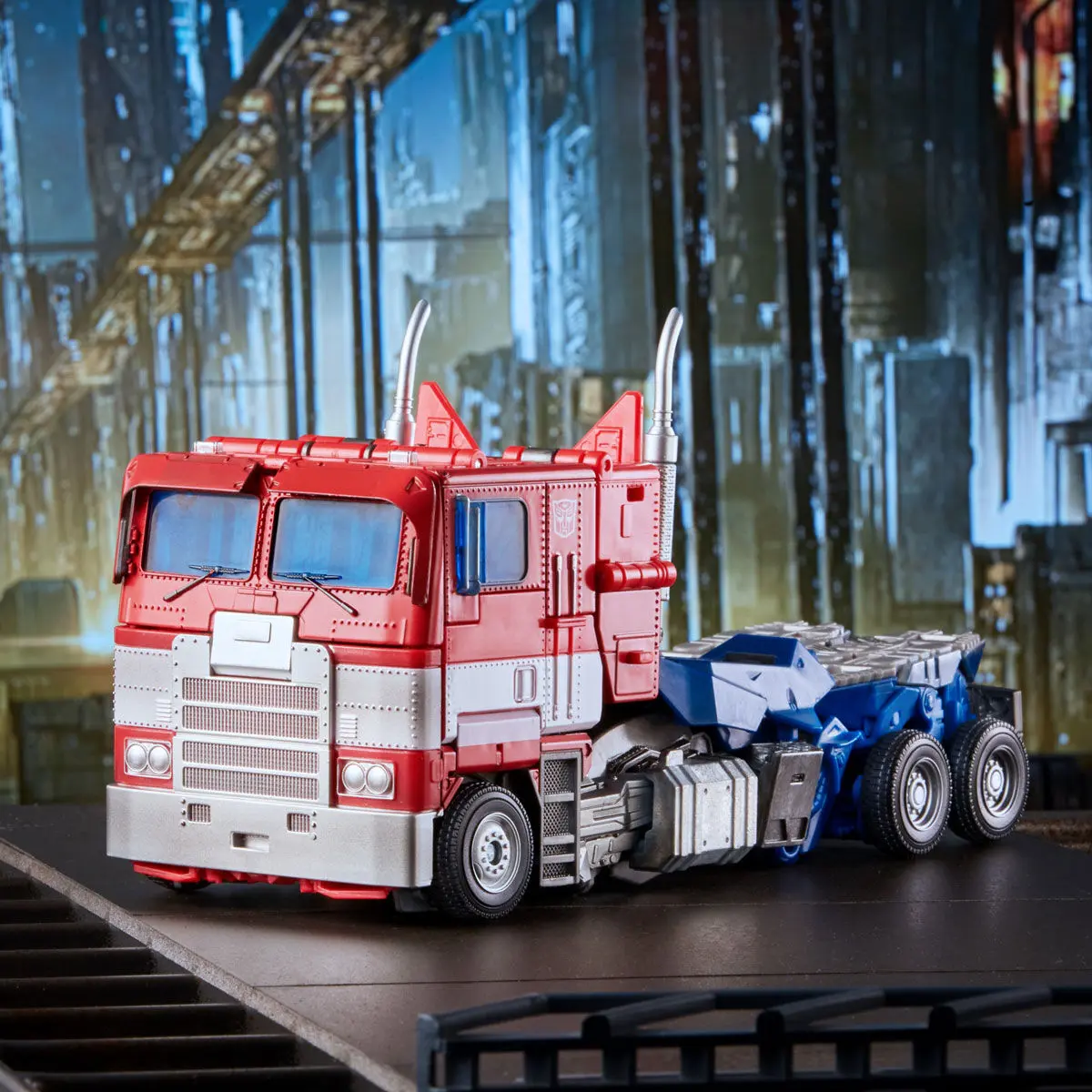 Transformers Move Masterpiece Bumblebee Optimus Prime 27cm termékfotó