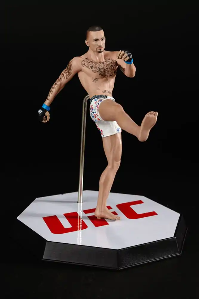 UFC Posed PVC Socha Max Holloway 18 cm produktová fotografia
