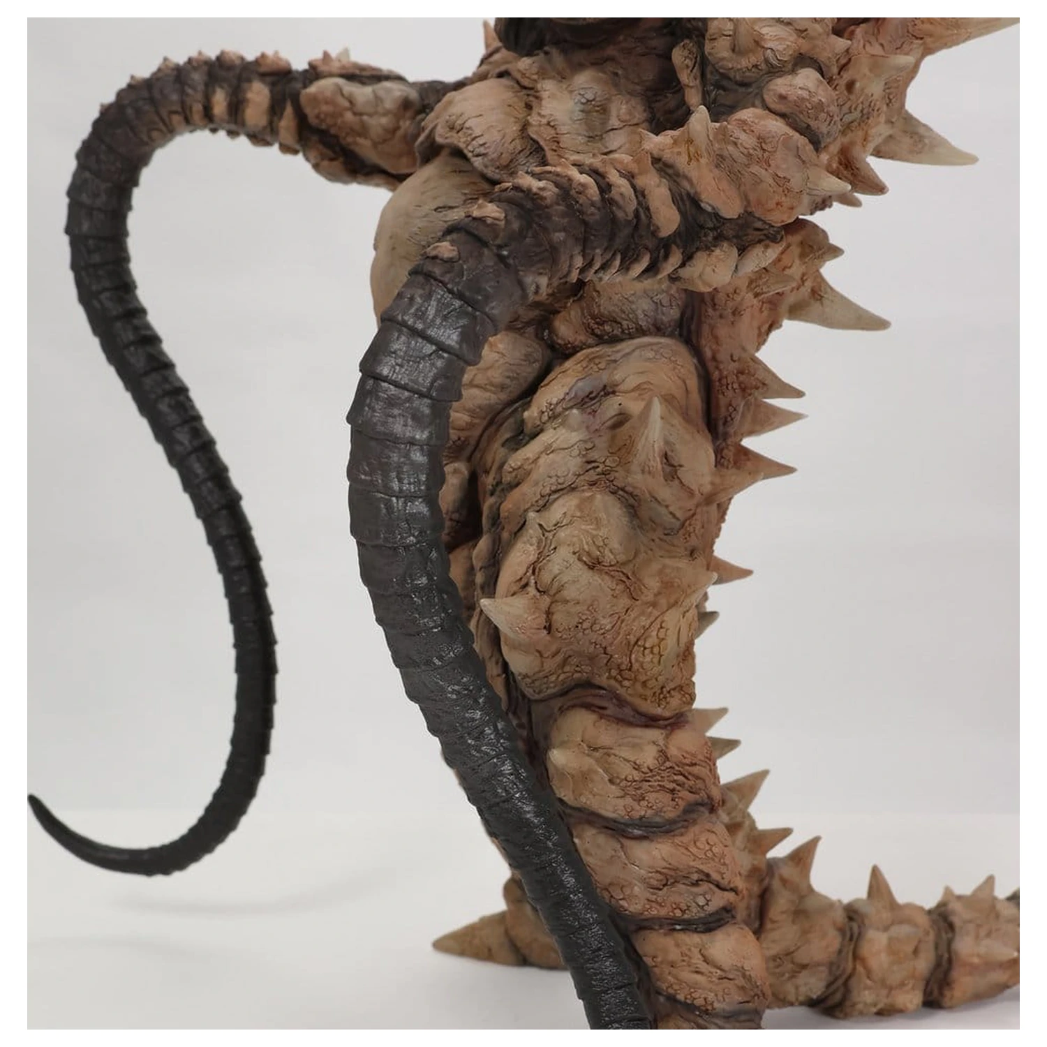 Ultraman Kaiju Remix Series Vinyl Figure Gudon 34 cm produktová fotografia