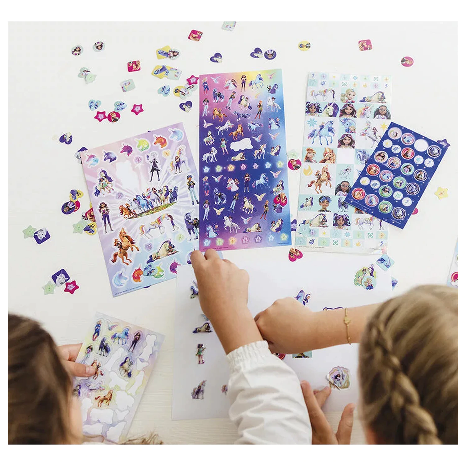 Unicorn Academy Super súprava nálepiek s hračkou produktová fotografia