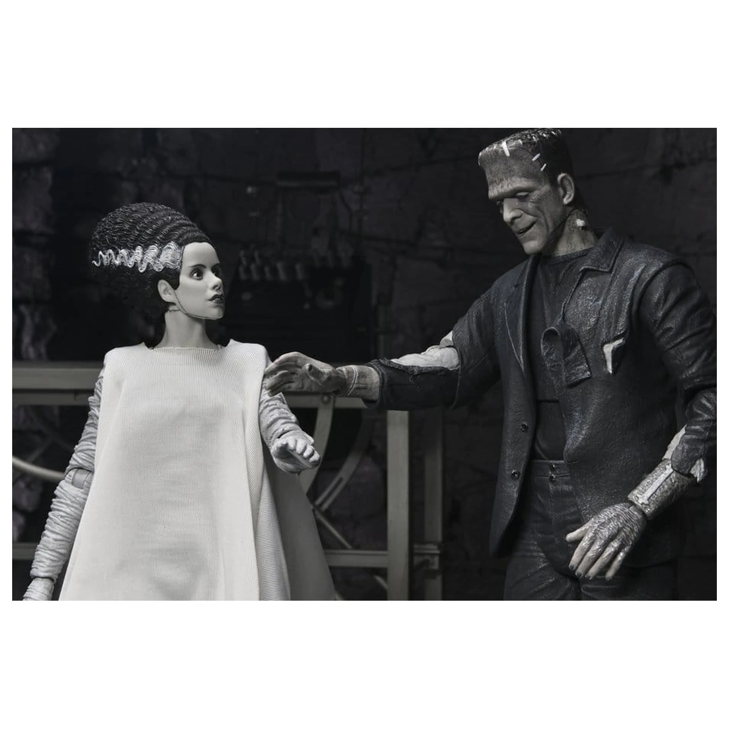 Universal Monsters 2-balenie akčných figúrok Bride of Frankenstein 90th Anniversary The Monster & His Mate (B&W) 18 cm produktová fotografia