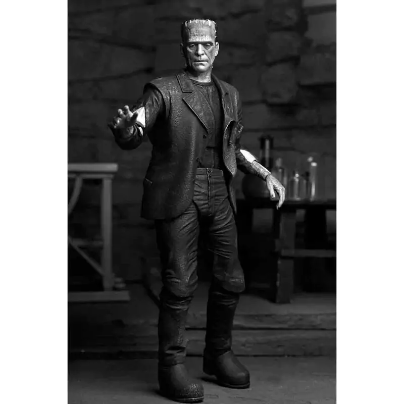 Universal Monsters The Bride of Frankenstein Ultimate Bride of Frankensteins Monster B&W Version figúrka 18 cm termékfotó