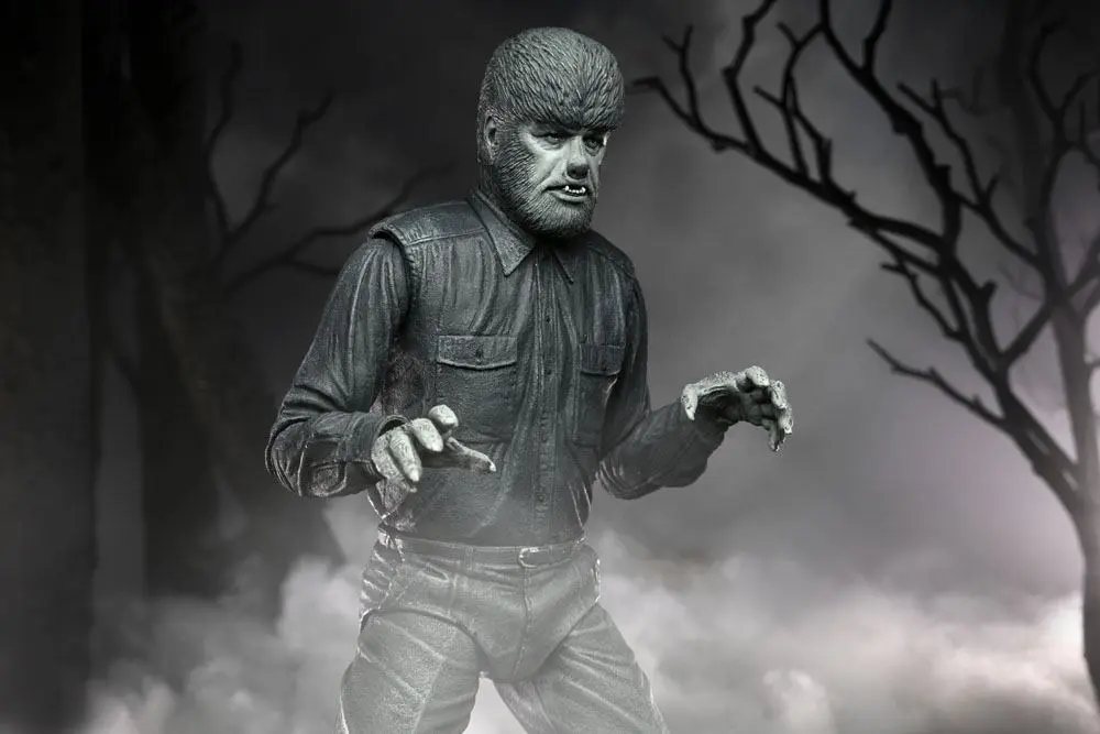 Universal Monsters Akčná figúrka Ultimate The Wolf Man (čierna a biela) 18 cm produktová fotografia