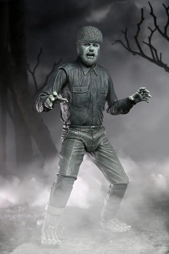 Universal Monsters Akčná figúrka Ultimate The Wolf Man (čierna a biela) 18 cm produktová fotografia