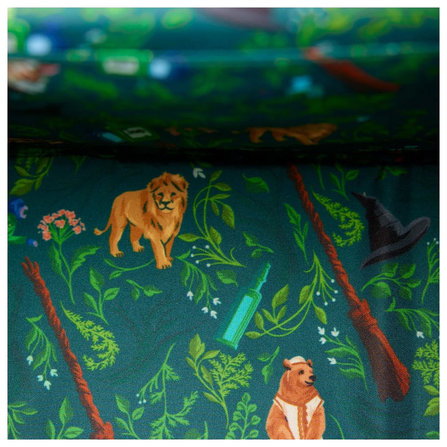 Universal by Loungefly Crossbody taška Wicked 2 produktová fotografia