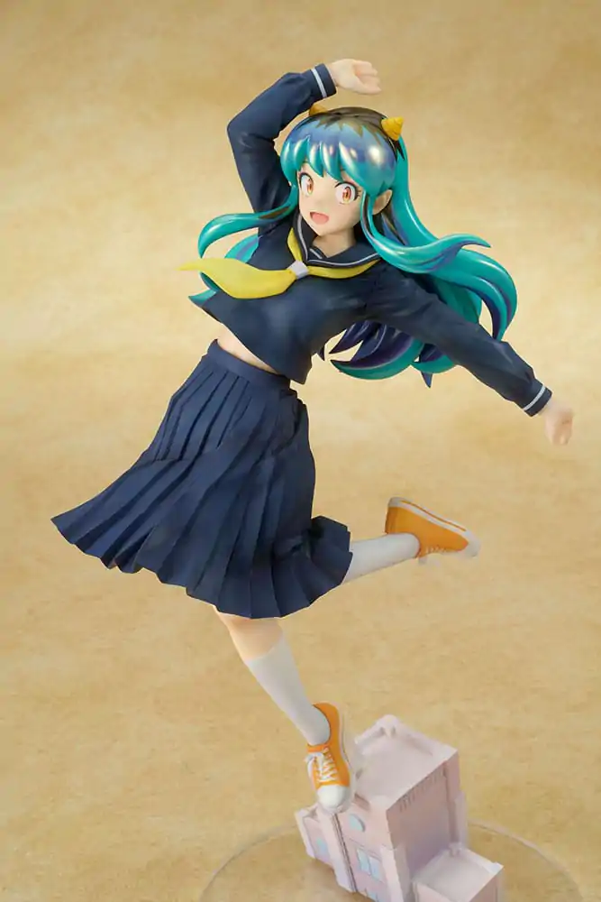 Urusei Yatsura Socha figúrka PVC 1/7 Lum Uniform Ver. 28 cm termékfotó