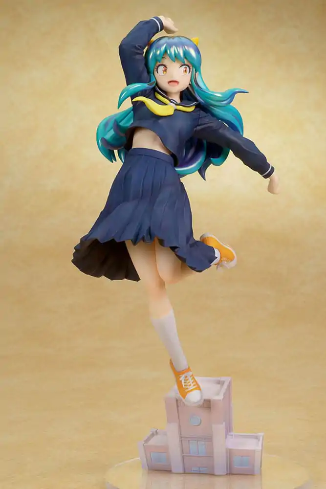 Urusei Yatsura Socha figúrka PVC 1/7 Lum Uniform Ver. 28 cm termékfotó