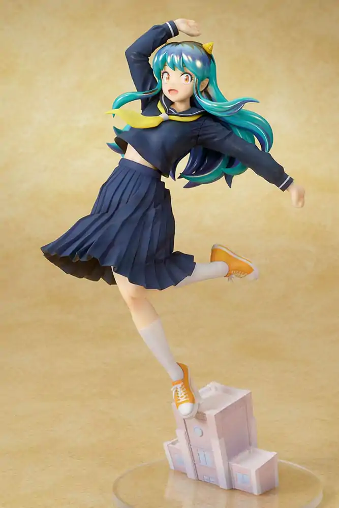 Urusei Yatsura Socha figúrka PVC 1/7 Lum Uniform Ver. 28 cm termékfotó