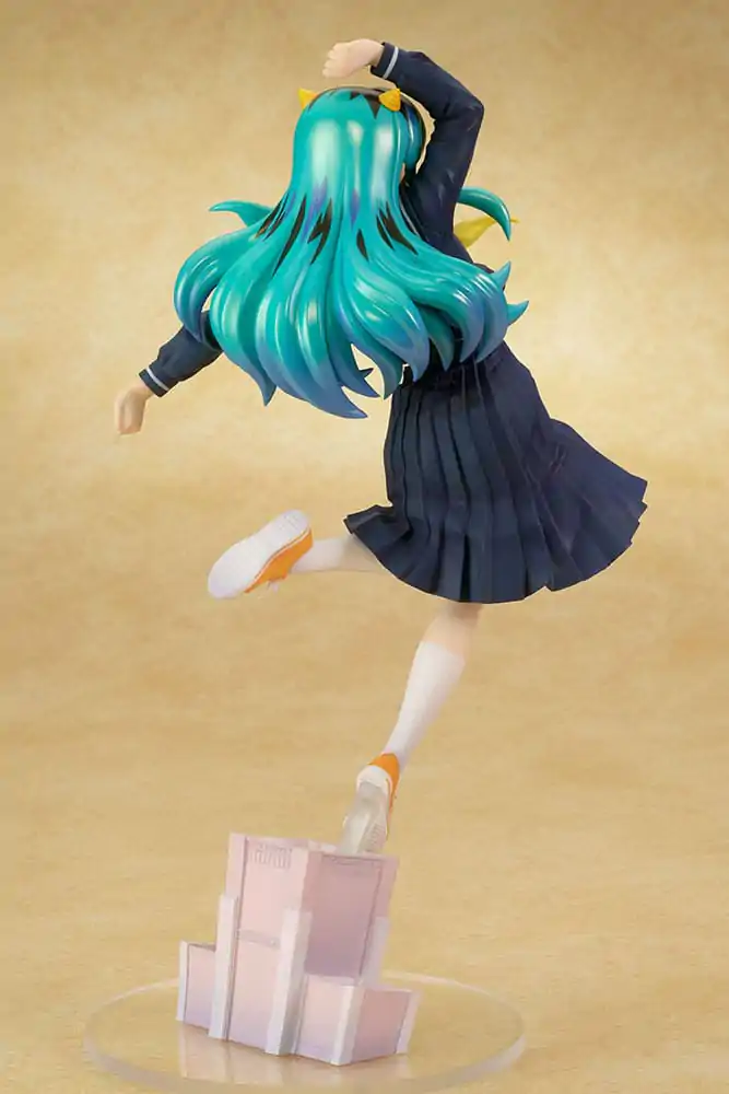 Urusei Yatsura Socha figúrka PVC 1/7 Lum Uniform Ver. 28 cm termékfotó