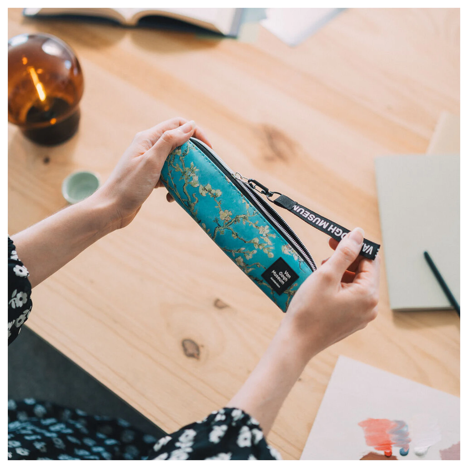 Van Gogh Museum Set peračník, pero a ceruzka produktová fotografia