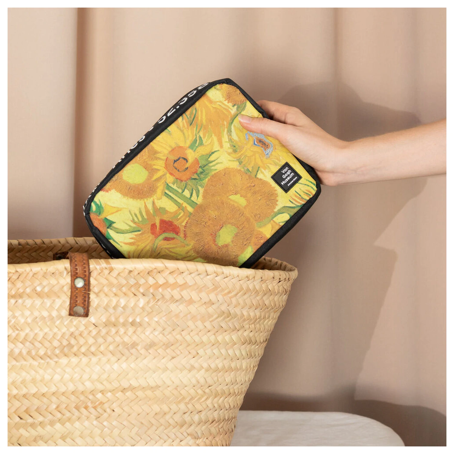 Van Gogh Museum kozmetický kufrík produktová fotografia